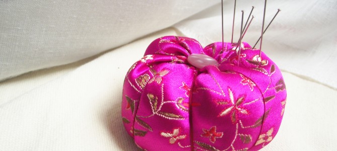 Chinese Pumpkin/Flower wrist pincushion how to